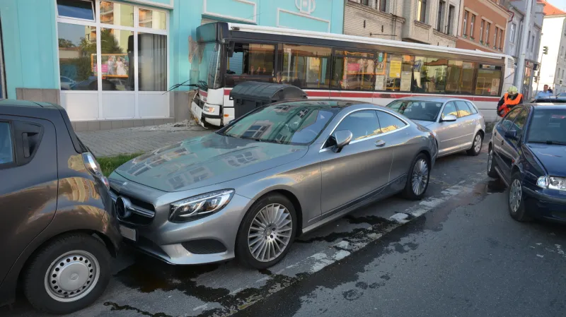 Nehoda autobusu v Kladně