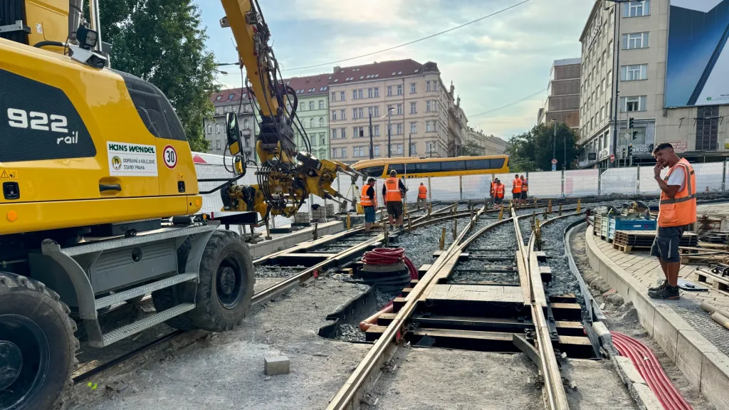Budování tramvajové tratě v Praze