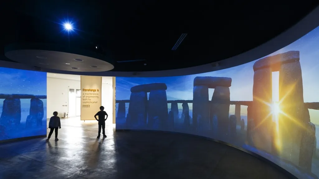 Nové informační centrum ve Stonehenge