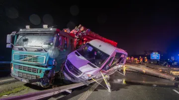 Na D56 u Ostravy bouralo pět aut