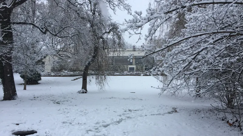 Brněnská vila Tugendhat pod sněhem