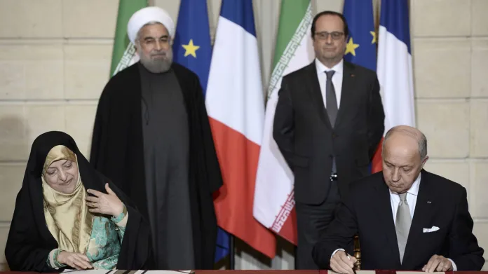 Írán a Francie podepsaly na tři desítky smluv v různých oblastech