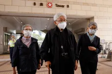 Soud v Hongkongu pokutoval kardinála, který pomáhal zadrženým