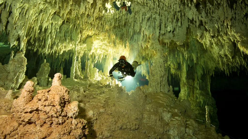 Největší zatopená jeskyně světa