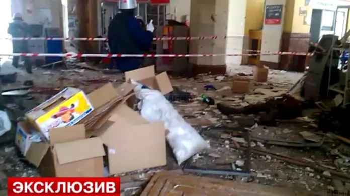 Volgogradské nádraží zničené výbuchem