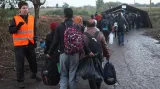 Dobrovolníci pomáhají uprchlíkům v zahraničí už půl roku