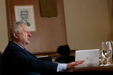 Zůna vypracuje novou koncepci armády, řekl Babiš