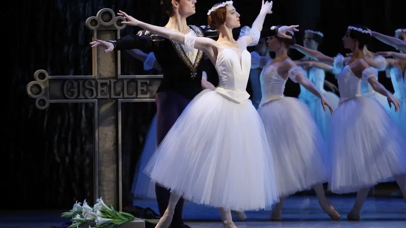 Scéna z inscenace Státní opery Praha Giselle