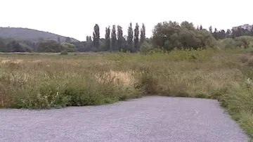 Silnice končící v polích