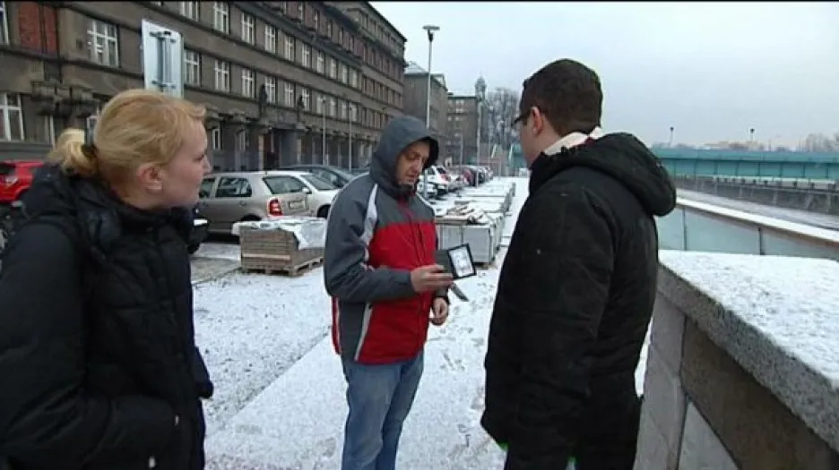 Reportáž Marty Pilařové a Jiřího Hynka o zadržení Jana Stoklasy