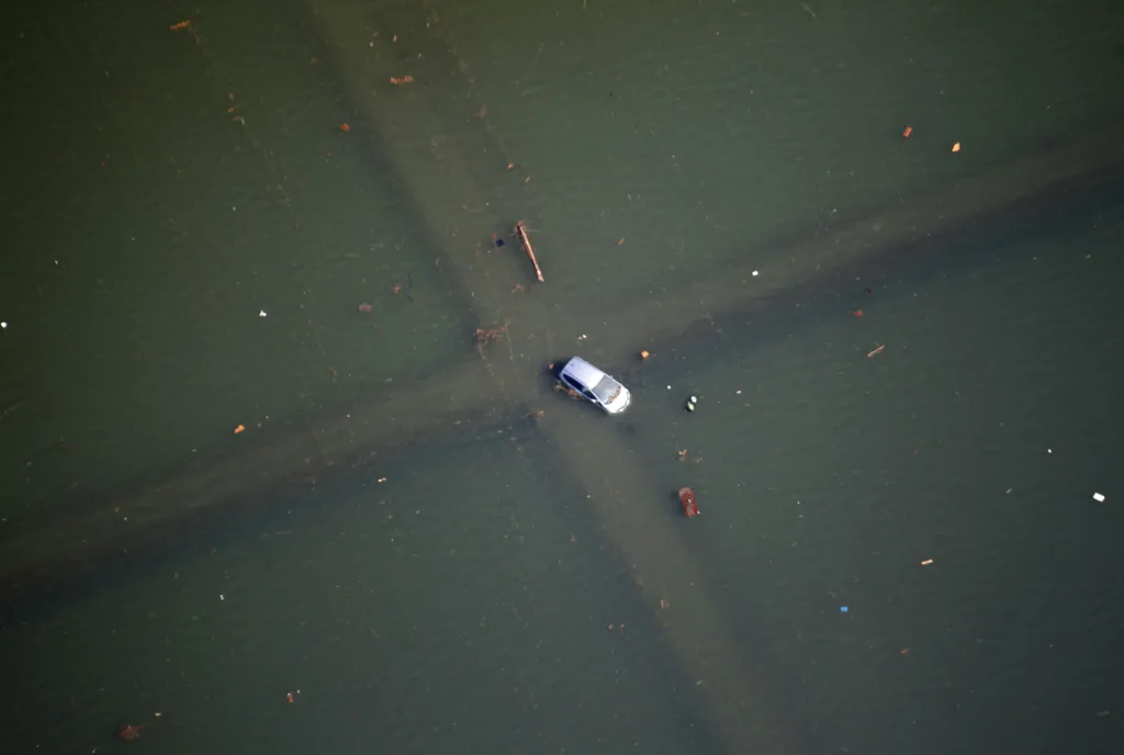 Město Sendai na severovýchodě Japonska (12. 3. 2011)