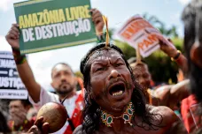Domorodí obyvatelé Amazonie během summitu upozorňují na násilí vůči nim