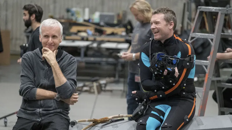 Režisér James Cameron s hercem Samem Worthingtonem