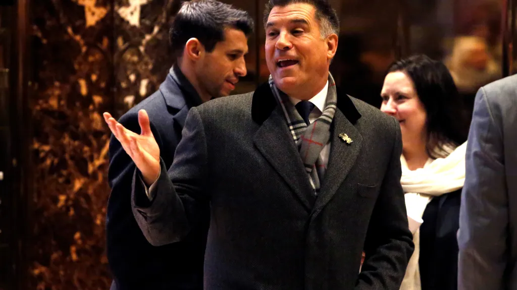 Vincent Viola přichází na schůzku s Trumpem