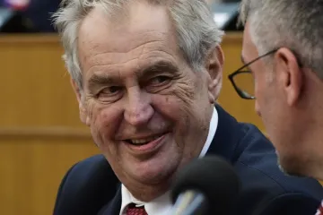 Pojede-li na Tchaj-wan, naše přátelství skončí, vzkázal Zeman Kuberovi
