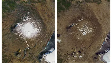 Snímky ledovce Okjökull ze 14. září 1986 a z 1. srpna 2019