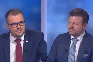 Munzar vytýká vládě škrty ve výdajích na obranu. Krňanský mluví o efektivitě utrácení