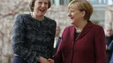 Brífink německé kancléřky a britské premiérky po jednání lídrů evropských států