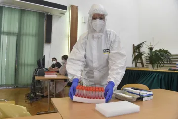 V sobotu přibylo v Česku 140 případů covidu, méně než před týdnem