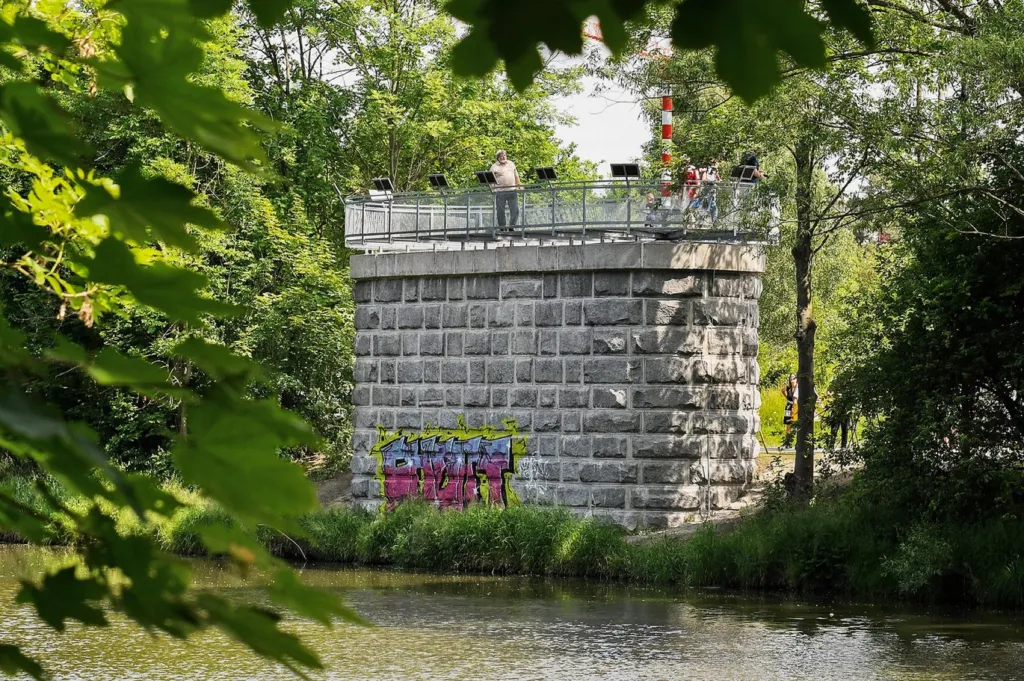 Nová vyhlídka na historickém pilíři u řeky Radbuzy
