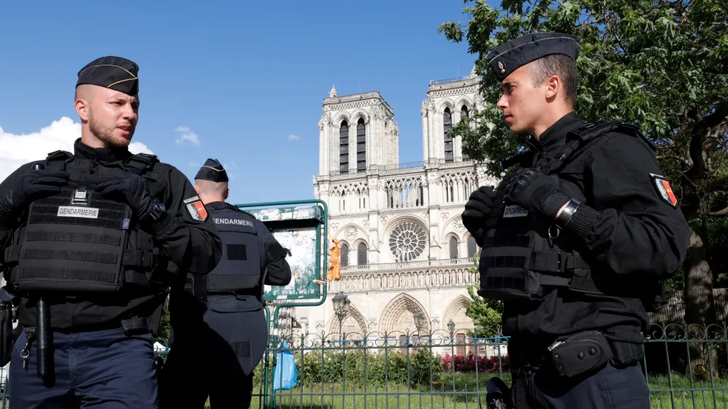 Hlídky v úterý zhruba na dvě hodiny uzavřely kvůli incidentu okolí katedrály