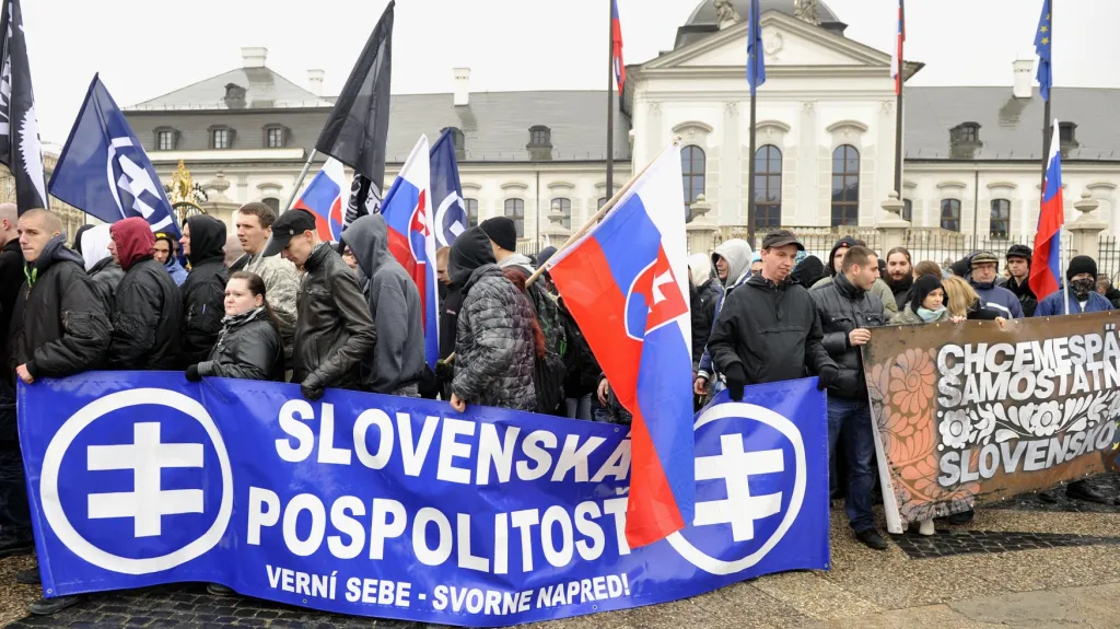 Přívrženci extremistického hnutí Slovenská pospolitost