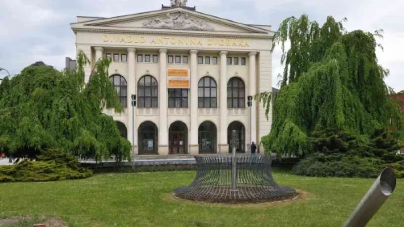 Divadlo Antonína Dvořáka