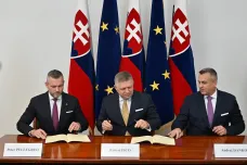 Tři slovenské strany v čele s Ficovým Smerem podepsaly koaliční dohodu