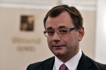 Plně státní firmy musí poskytovat informace veřejnosti, rozhodl Ústavní soud