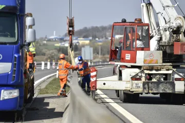 Začala oprava dálnice u Otrokovic. Řidiče čeká několik dopravních omezení