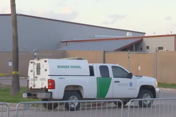 Prcháme před gangy, nedá se tam žít, říkají imigranti na jižní hranici USA. Desítky jich umírají z horka