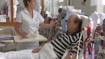 Pacient na dialyzačním lůžku