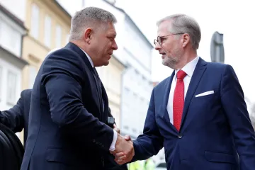Fiala požádal Fica, aby neblokoval osmnáctý balík protiruských sankcí