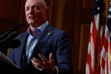 Soudce zablokoval snahu Pentagonu degradovat Kellyho kvůli videovzkazu vojákům