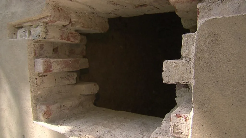 Zazděná tajná chodba na Karlštejně