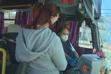 Lidé na Zlínsku si opět musejí kupovat jízdenky. Řidiči se bouří, štíty se jim rosí, rukavice nestačí