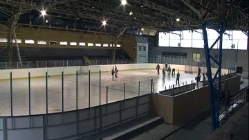 Stadion opět slouží hokejistům