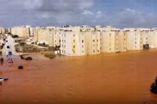 „Voda smetla celé čtvrti.“ Bouře v Libyi má patrně až dva tisíce obětí