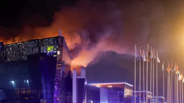 Požár koncertní síně u Moskvy