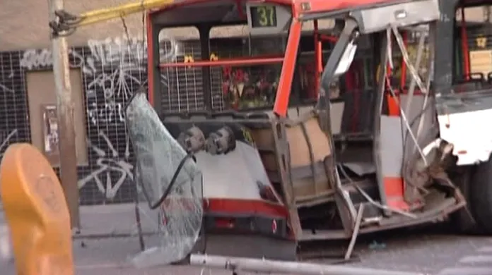 Nehoda tramvaje a trolejbusu v Brně