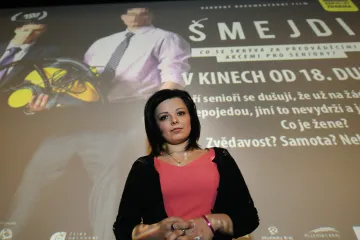 Příběh Šmejdů: novinářka pojmenovala okrádání seniorů a změnila Česko