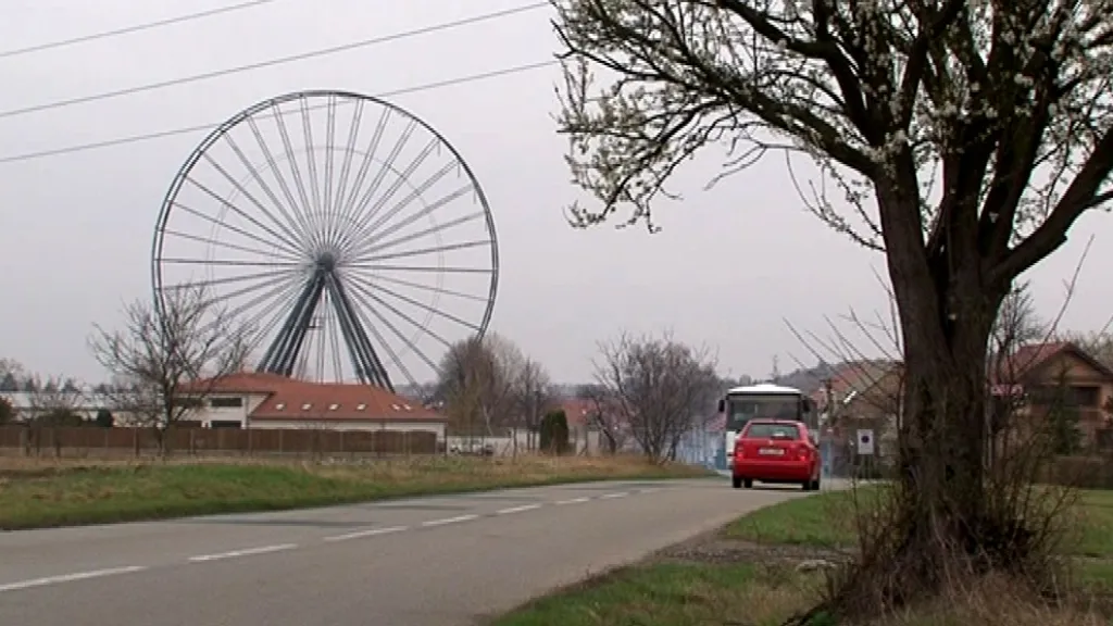 Ruské kolo, které zatím stojí v Újezdu u Brna