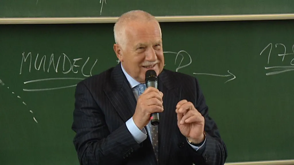 Václav Klaus při besedě na VŠCHT