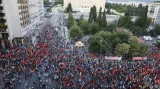Odpůrci úsporných opatření na náměstí Syntagma