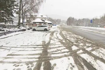 V noci napadlo až patnáct centimetrů sněhu, problémy v dopravě měl Moravskoslezský kraj