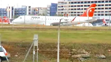 Letadlo společnosti Northwest Airlines po přistání v Minneapolisu