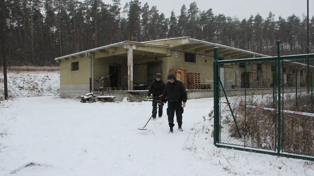 Práce pyrotechniků ve Vrběticích