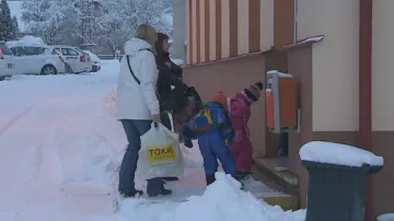 Rodiče raději vozí děti do školky v sousední obci Košíky