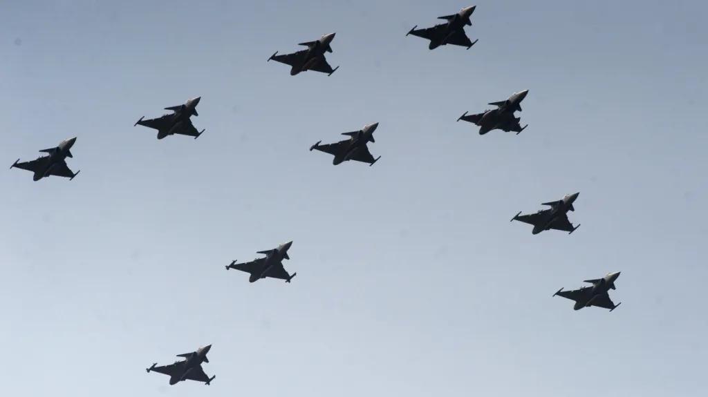 Deset gripenů k výročí deseti let
