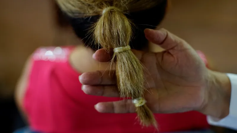 Kondomy jako gumičky do vlasů